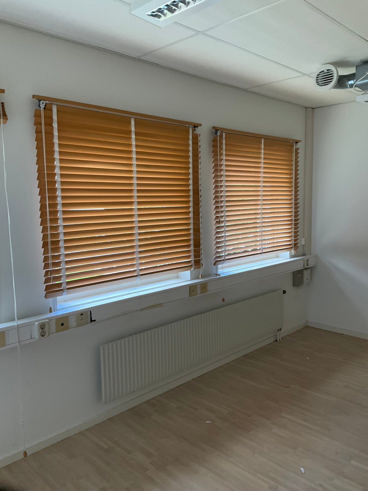 Jalusier trä billiga