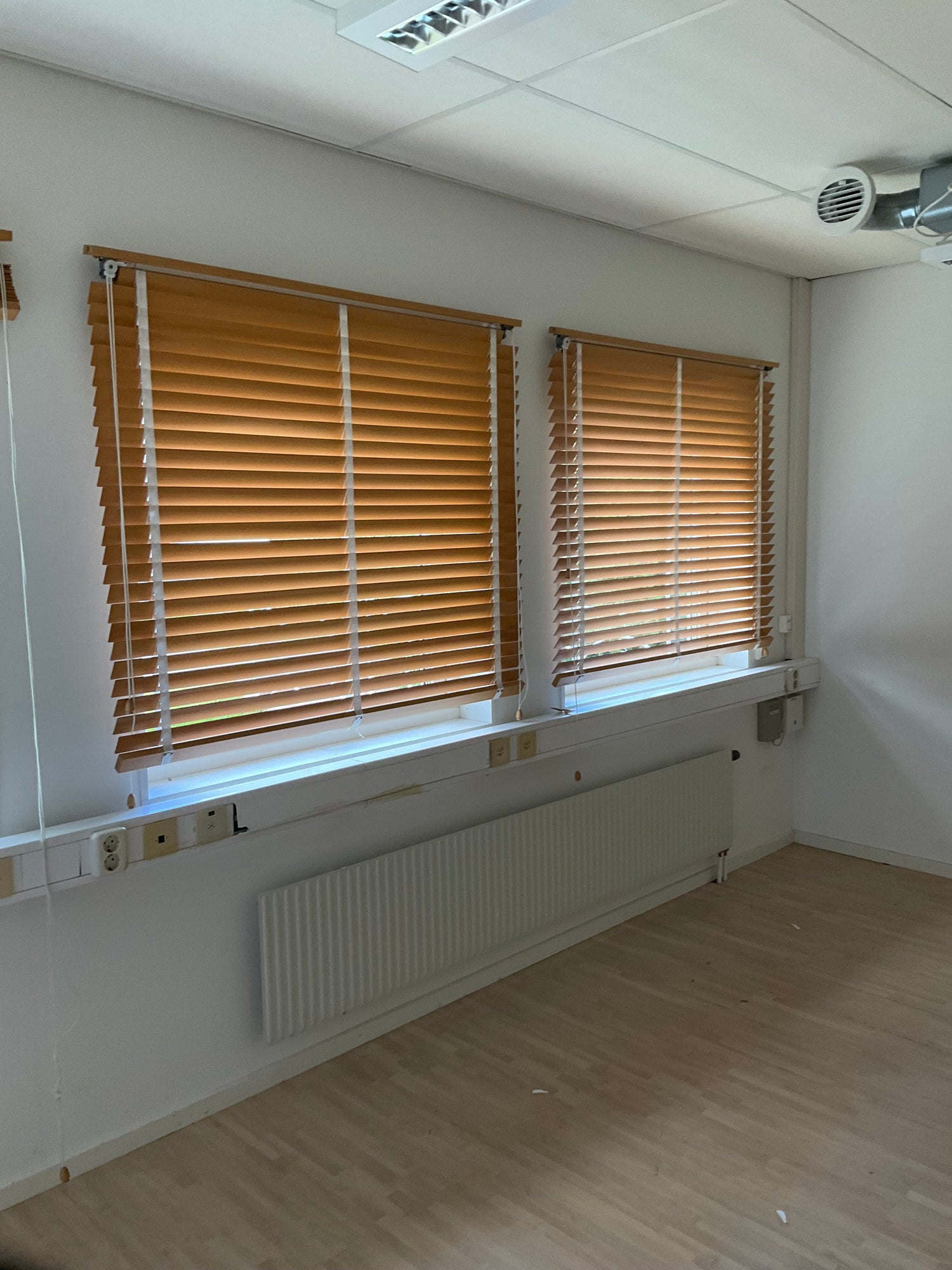 Jalusier trä billiga