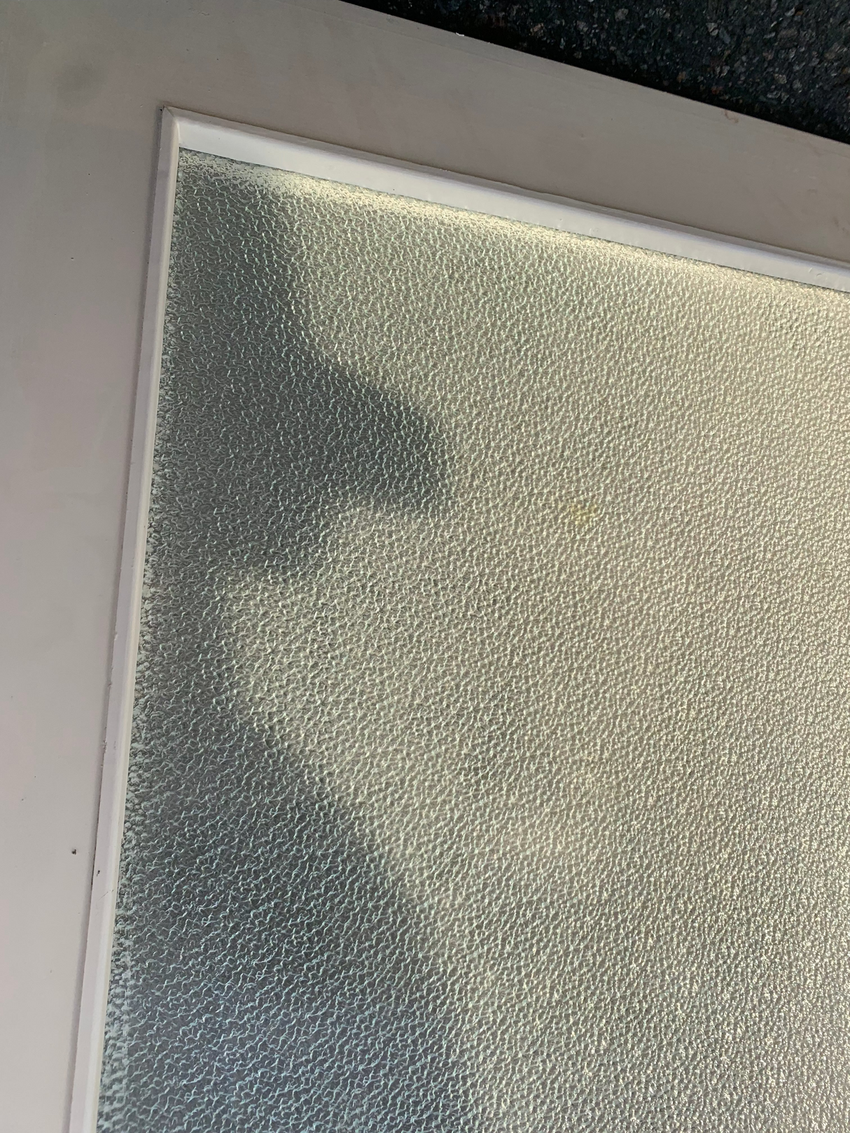 1083. Dörr från 1948 med glas